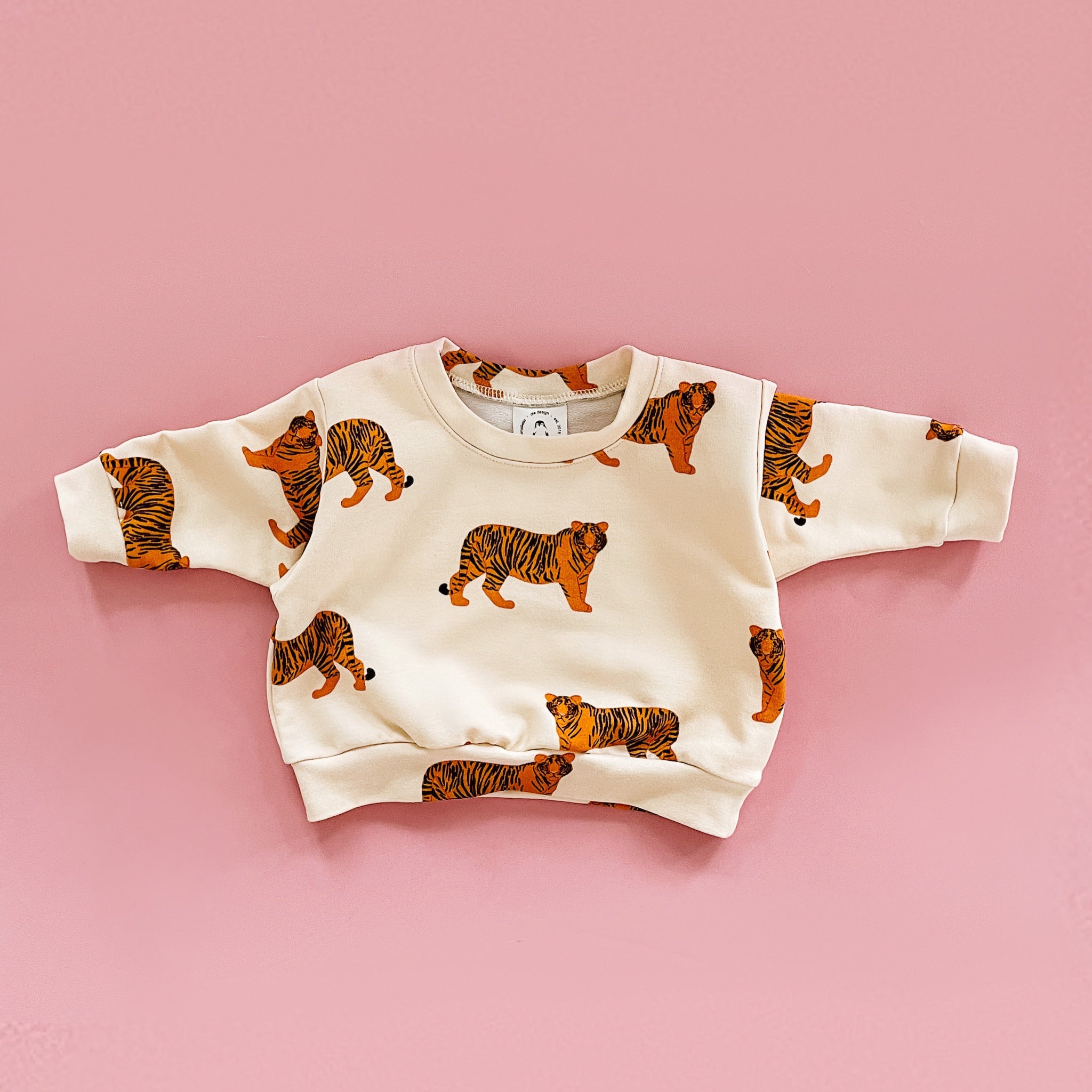 Oversized Sweatshirt with Tigers – OLE design