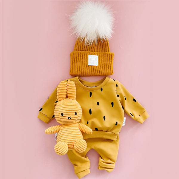 Modern Pullover with Spots – OLE design