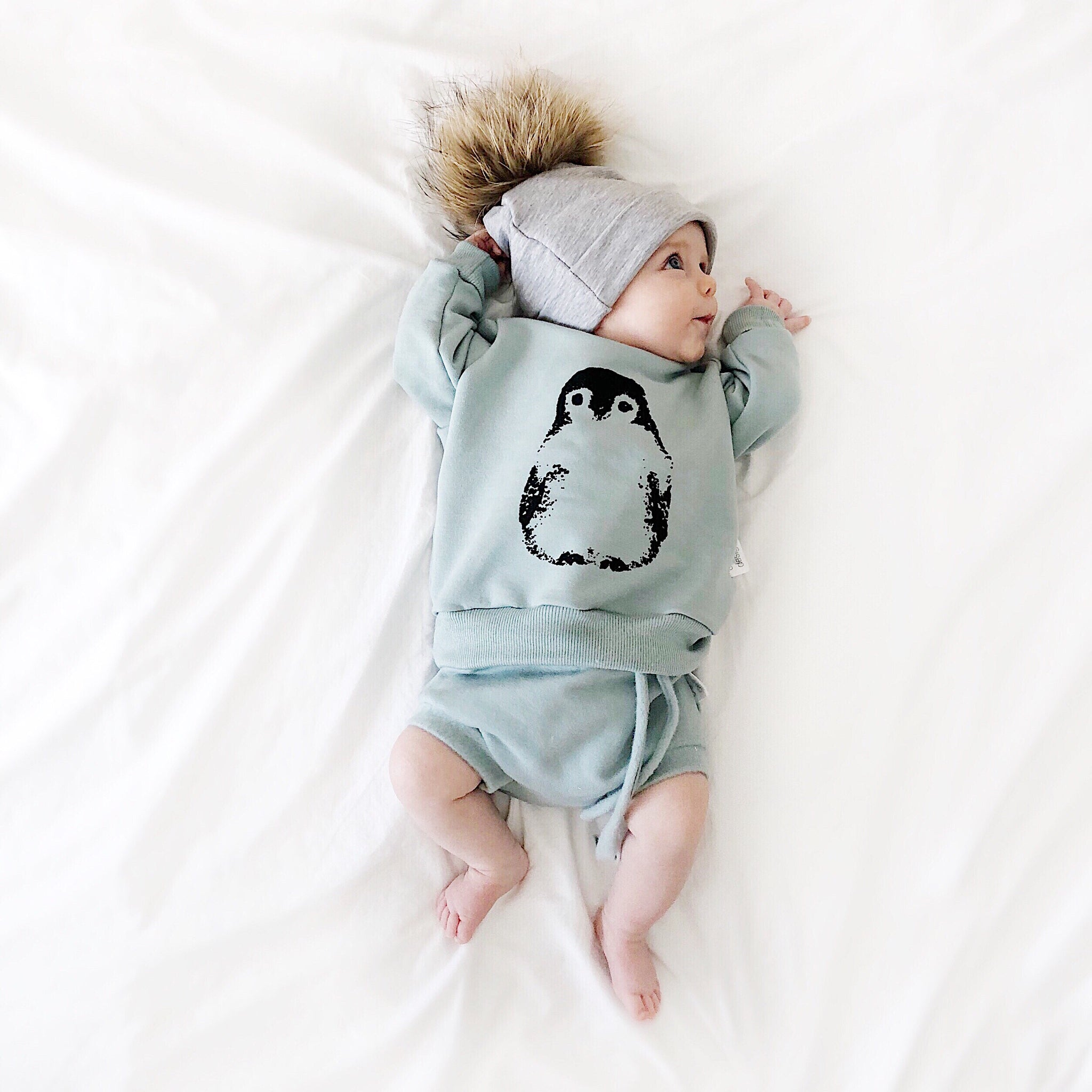 Oversized Signature Sweatshirt with Penguin